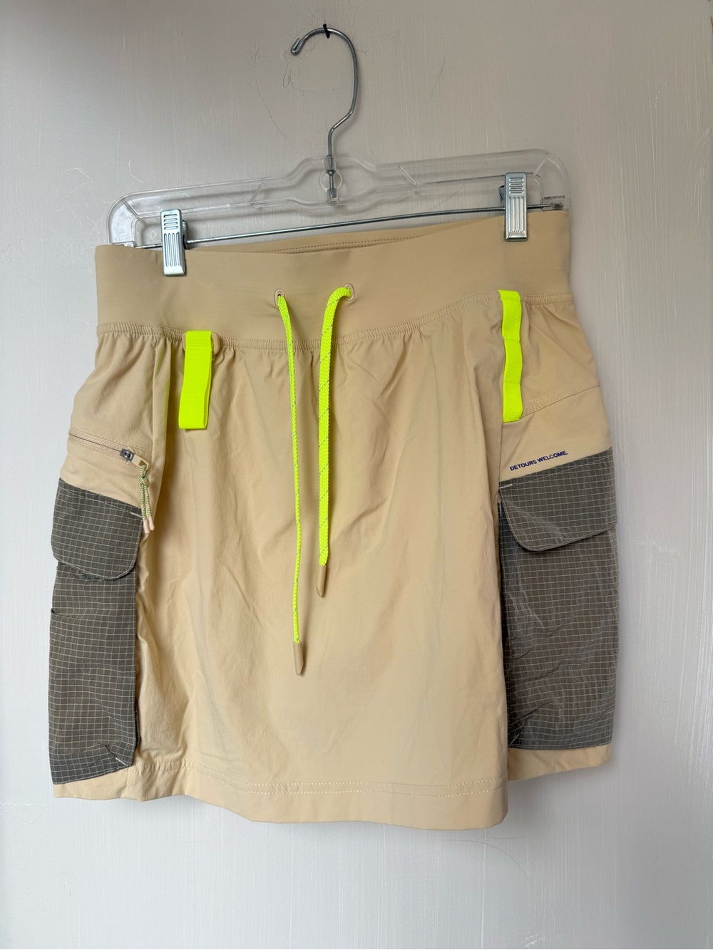lululemon athletica Beige Athletic Skort with Neon Green Trim - Picture 5 of 15